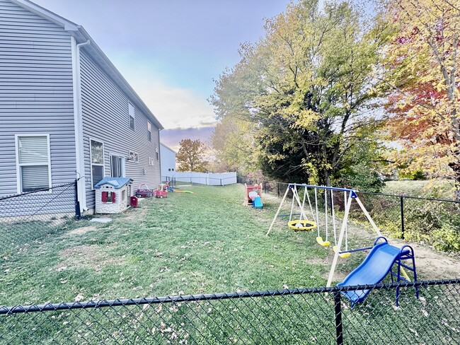 Building Photo - 13238 N Lndg Cir W