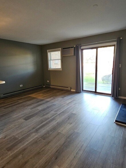 Building Photo - 1354 Cunat Ct