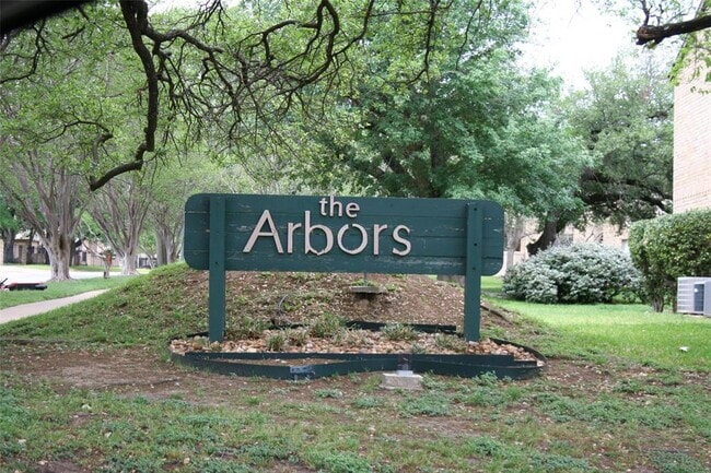 Building Photo - 8210 Bent Tree Rd