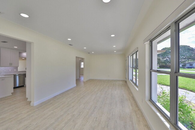 Building Photo - 5941 4th Ave N