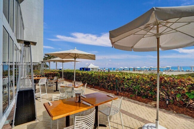 Building Photo - 15901 Collins Ave