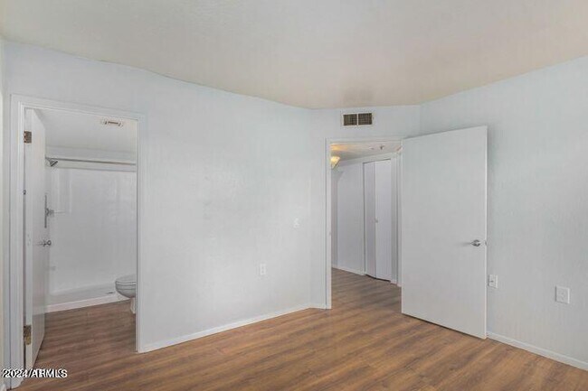 Building Photo - 12221 W Bell Rd