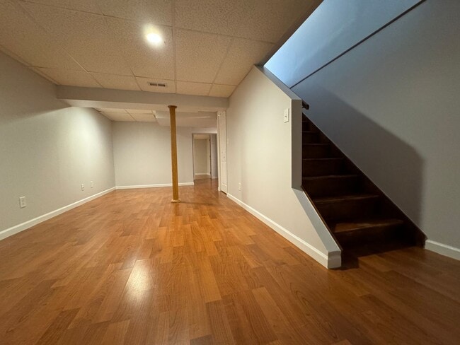 Building Photo - THREE BEDROOM  w Finished Basement- PARKLA...