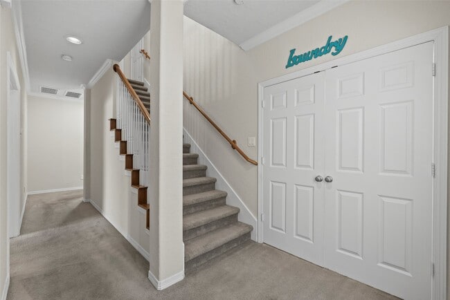 Building Photo - 2919 Royal Oaks Grove