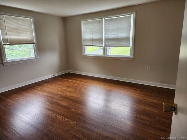 Building Photo - 68 Geissler Dr