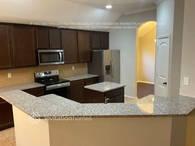 Building Photo - 1305 Raleigh Path