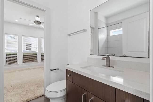 Building Photo - 7239 Laguna Villas