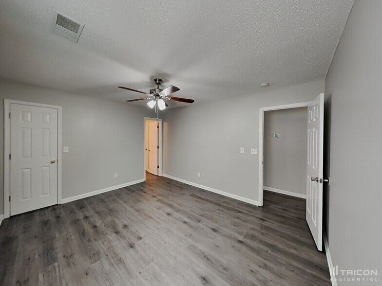 Building Photo - 105 W Waverly Pl Ct
