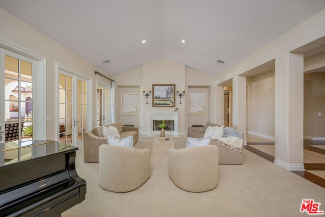 Building Photo - 25420 Prado De Azul
