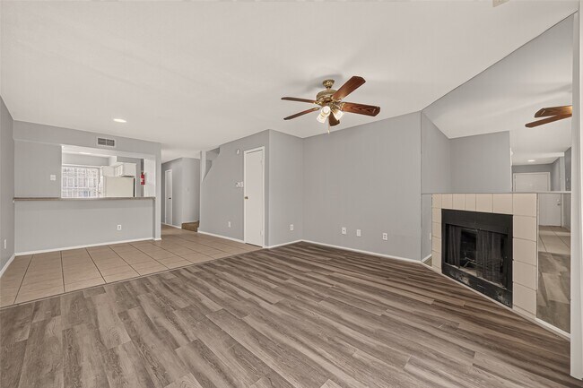 Building Photo - 12656 Windsor Village Dr