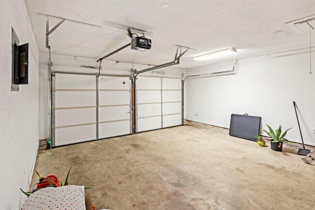 Building Photo - 9834 Teasdale Terrace