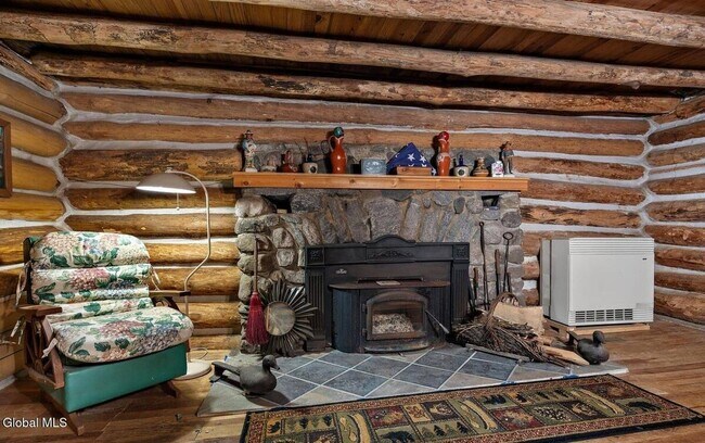 Building Photo - 33 Chuckwagon Trail