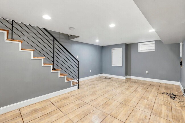 Building Photo - 2504 Manton St