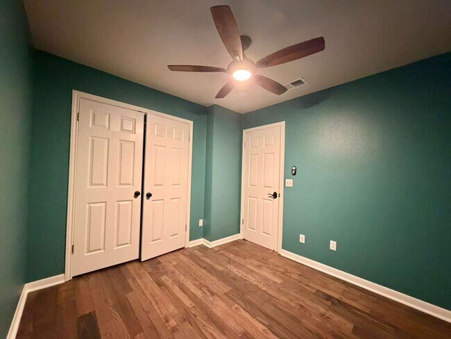 Building Photo - Beautiful single-story home on a corner lot in New Braunfels!