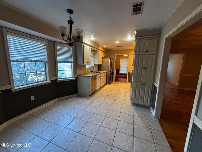 Building Photo - 232 Boxwood Cir