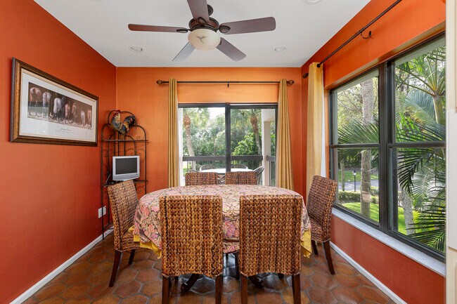 Building Photo - 11355 Pond View Dr
