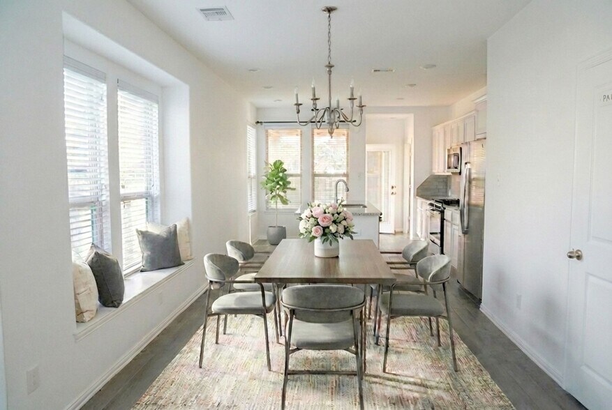 Building Photo - 137 Emory Birch