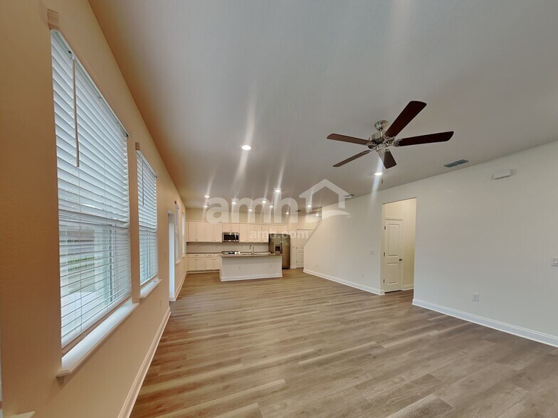 Building Photo - 5978 River Farm Ave