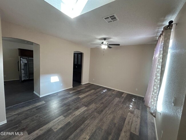 Building Photo - 12857 Little Misty Ln