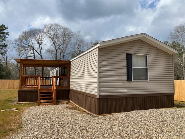 Building Photo - 101 Maple Ln