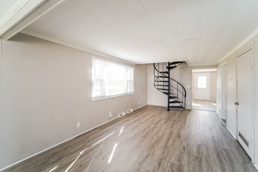 Building Photo - 24805 Wilson St