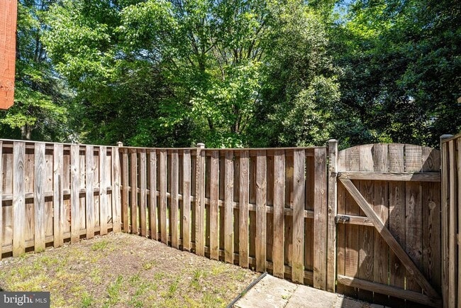 Building Photo - 6105 Jenlar Dr