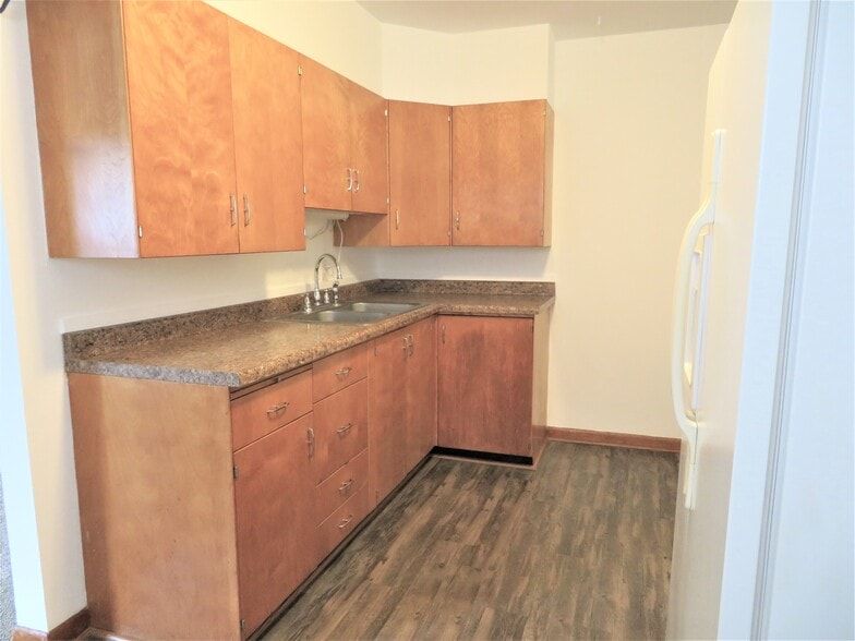 Building Photo - 2317 S Henry St