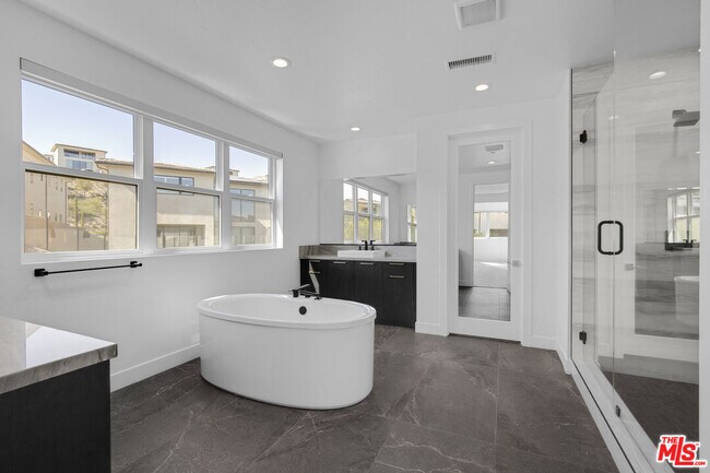 Building Photo - 20056 Mersey Ln