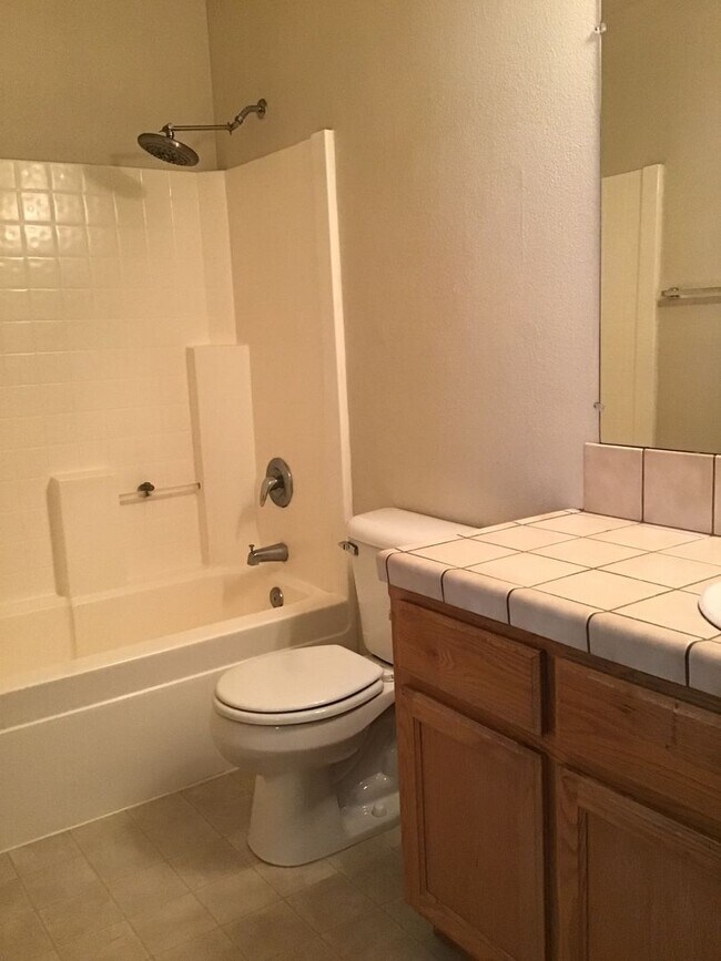 Building Photo - Condo in Diamond Springs