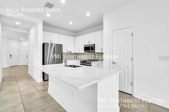 Building Photo - 8424 Nandina Dr