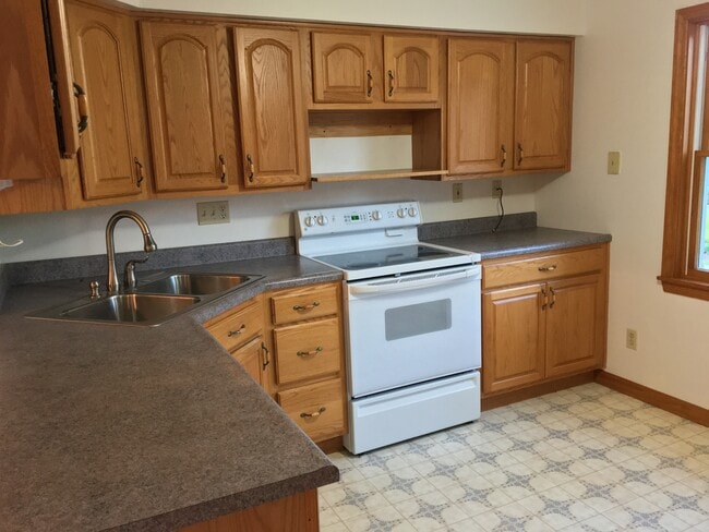 1st floor - kitchen - 2032 Paintertown Rd