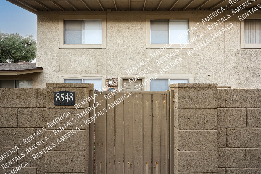 Building Photo - 8548 E Belleview St
