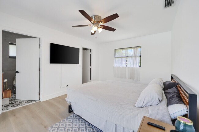 Building Photo - 14704 Black Bear Rd