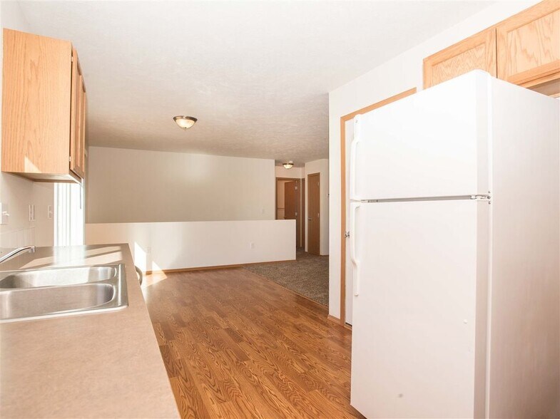 Kitchen - 4301 N Blake Rd