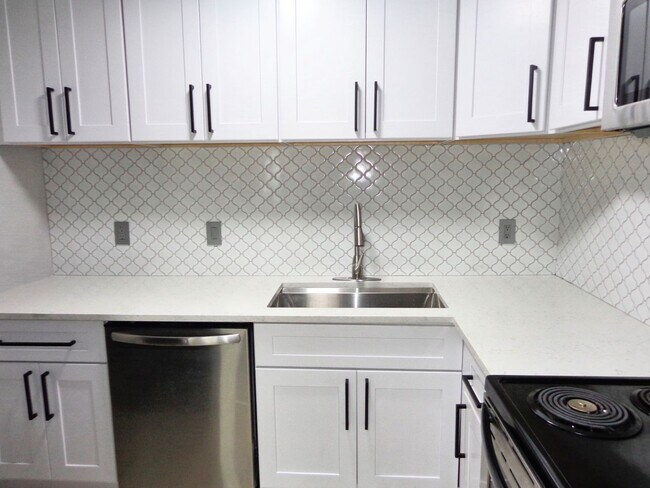 Building Photo - Ocean View