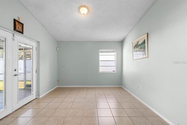 Building Photo - 1424 Vinetree Dr