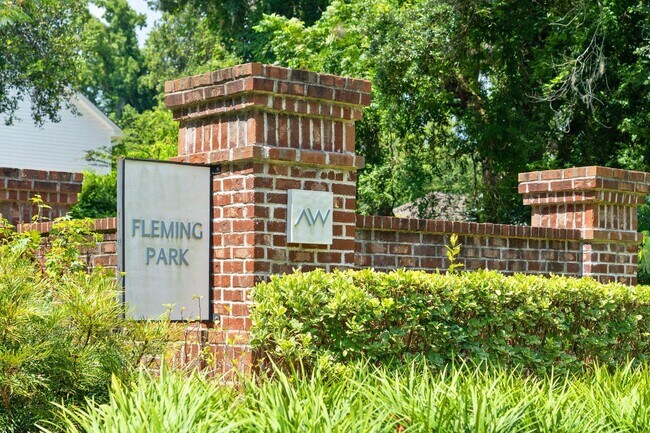 Building Photo - Well maintained home in Fleming Park - Jam...