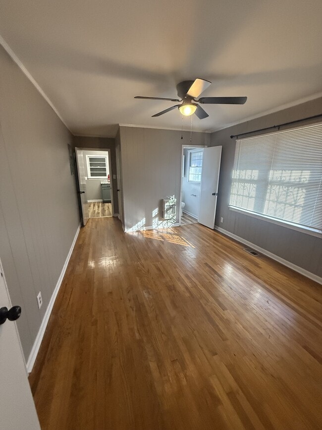 Building Photo - 405 Lamar St