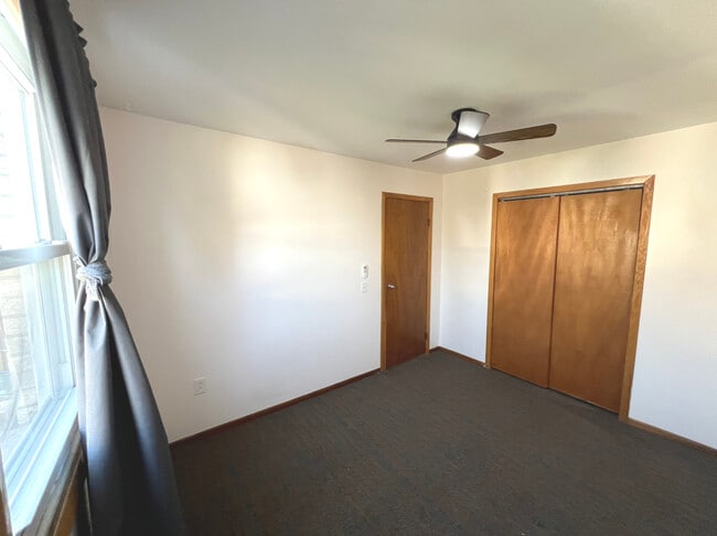 Building Photo - 4447 N Melvina Ave