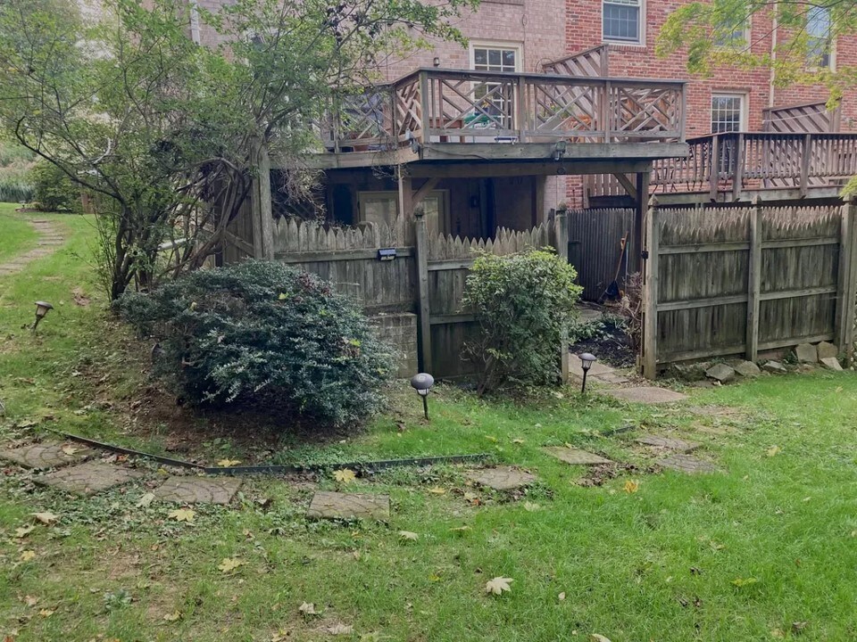 private entrance - 500 Meadow Hall Dr