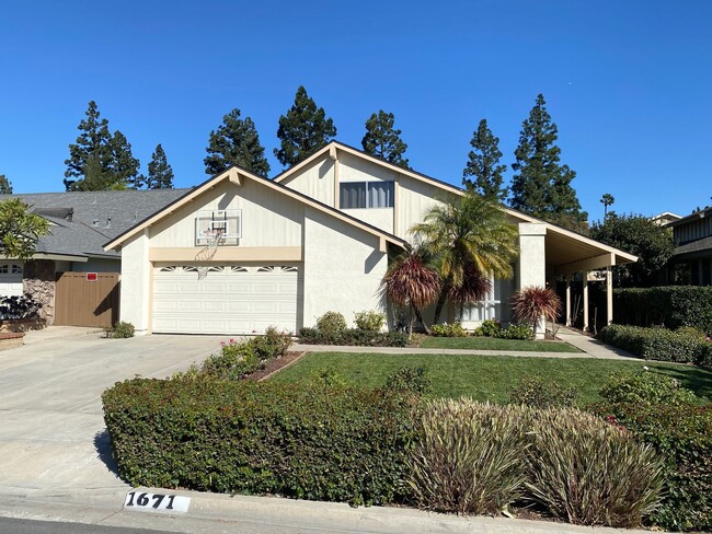 Building Photo - Beautiful 4 Bedroom + Loft Tustin Home