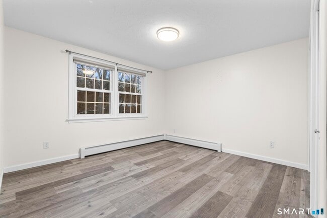 Building Photo - 125 Birchwood Dr