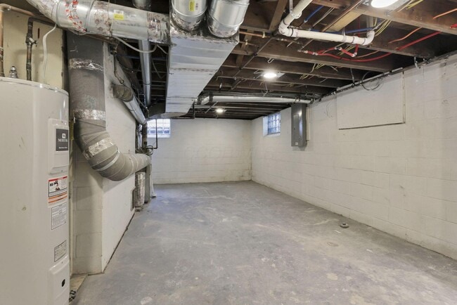 Building Photo - 2615 Northwest Blvd