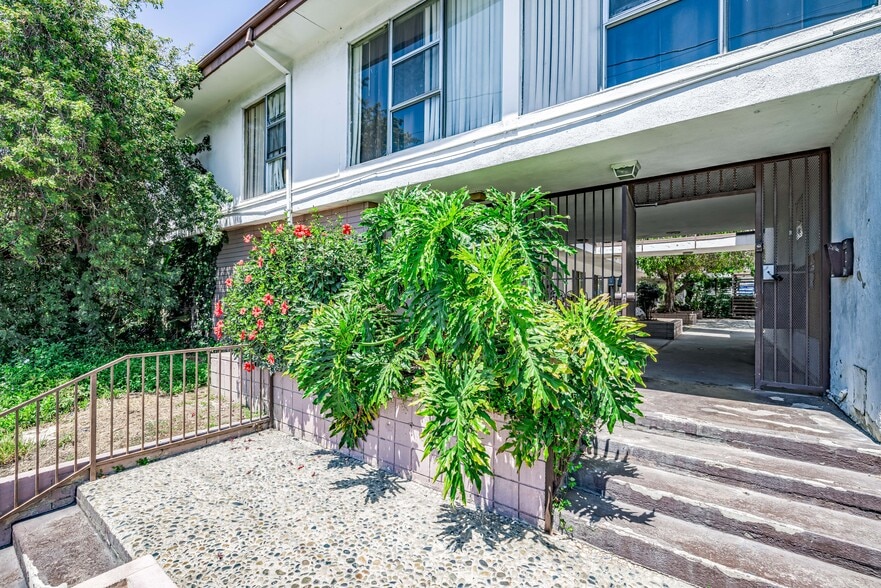 Building Photo - 13050 Dronfield Ave