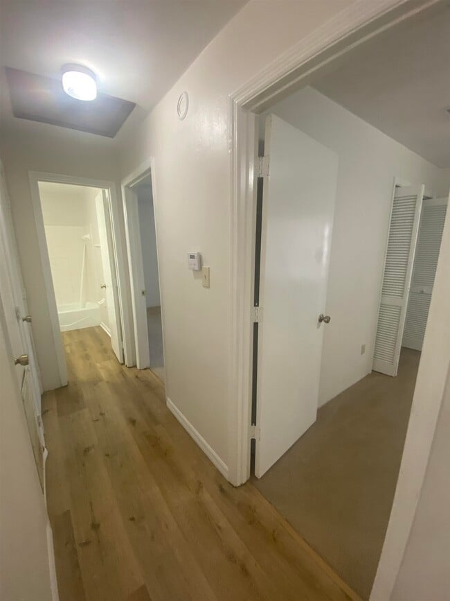 Building Photo - 2220 Claremont Ln