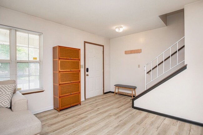 Building Photo - 936 Camp St