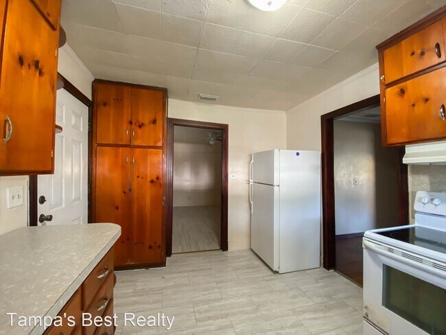 Building Photo - 2 br, 1 bath House - 830 N Combee Rd