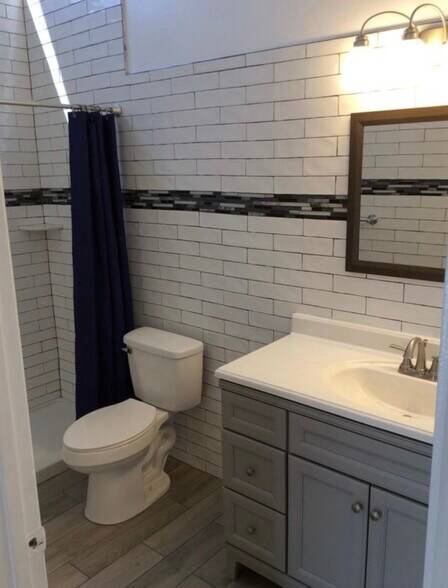 Building Photo - 4383 Woodstock Dr