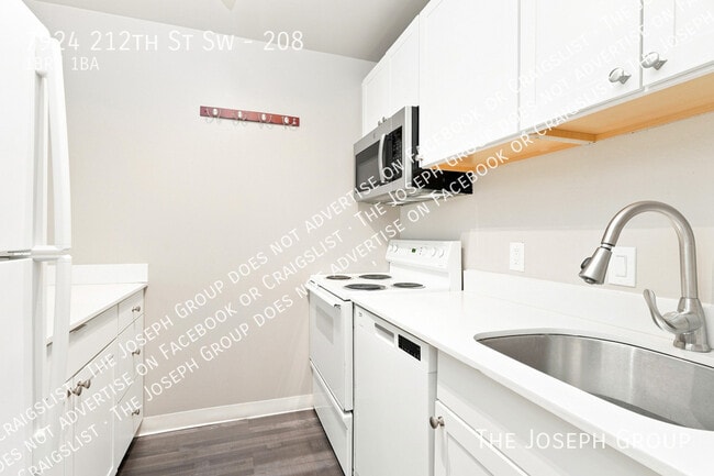 Building Photo - 7924 212th St SW