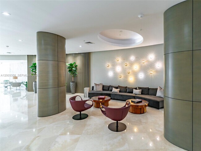 Building Photo - 10275 Collins Ave